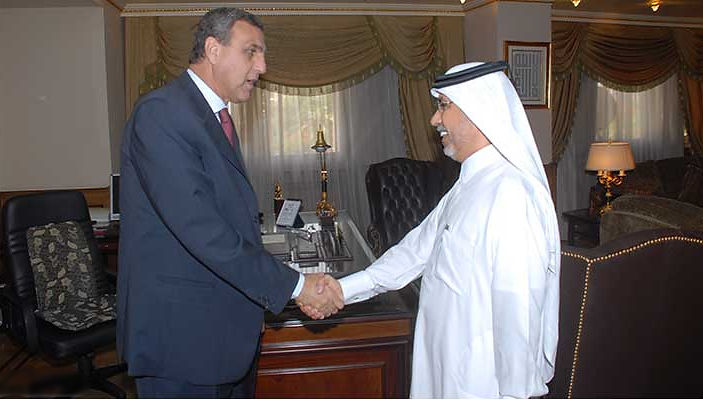 مع السيد حسن صقر، رئيس المجلس القومي للرياضة المصري، القاهرة يونيو 2008 الرئيسية
