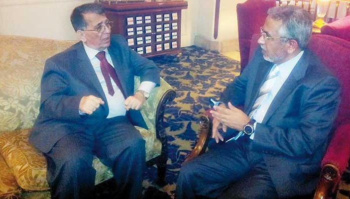 مع سعادة ارشاد هورموزلو كبير مستشاري رئيس الجمهورية التركية عبد الله جول 2 الرئيسية