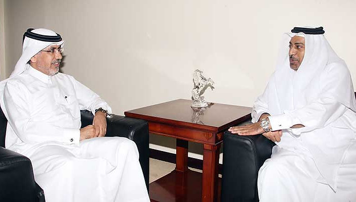 مع سعادة الشيخ ناصر بن محمد بن عبد العزيز ال ثاني وزير الدولة لشؤون مجلس الوزراء الرئيسية