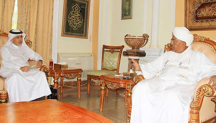 مع فخامة الرئيس السوداني عمر البشير عمر البشير: قمة الدوحة تدفع بالعمل العربي للأمام 