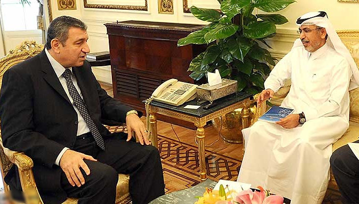 مع معالي الدكتور عصام شرف، رئيس مجلس الوزراء المصري، القاهرة إبريل 2011 2 الرئيسية