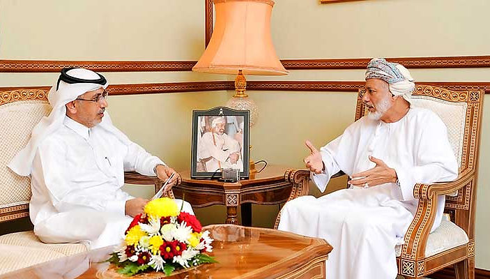 مع معالي يوسف بن علوي عبد الله الوزير المسؤول عن الشؤون الخارجية بسلطنة عمان الرئيسية